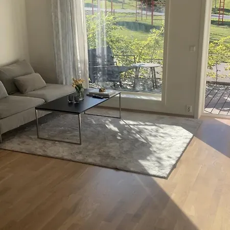 Sunny, Patio & Roof Terrace Apartment