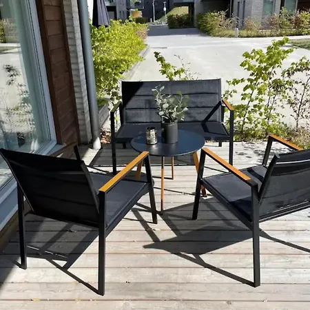 Sunny, Patio & Roof Terrace 포르네부